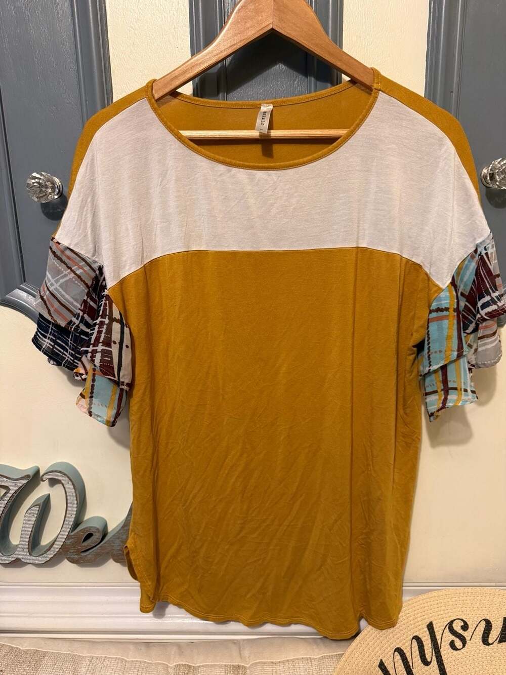 Emerald Colorblock Top with Plaid Ruffled Sleeves Mustard and White Size S